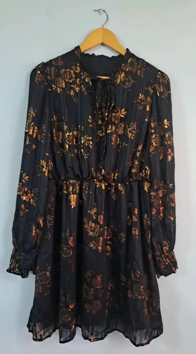 Vestido negro estampado elegante - miniatura 3