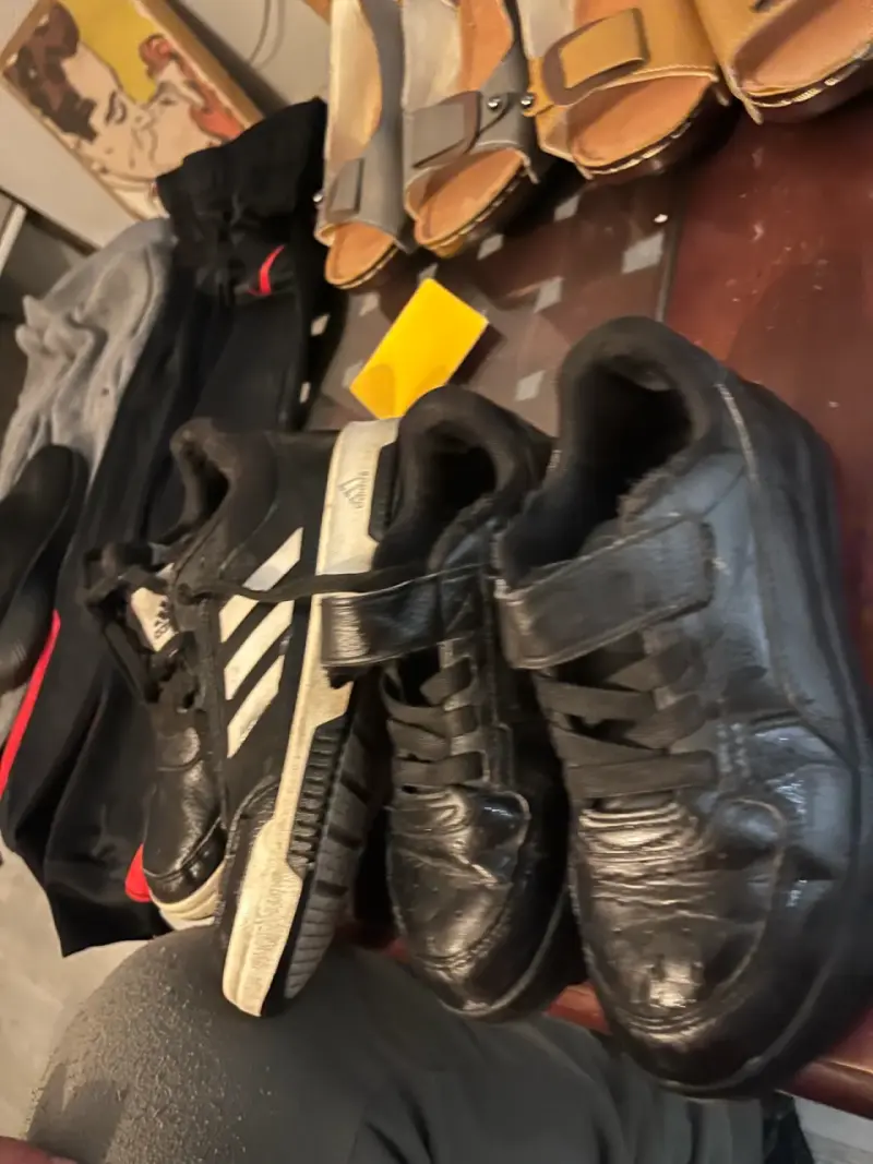 Zapatillas negras deportivas usadas - 1