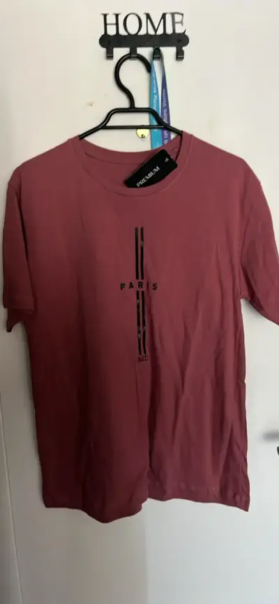 Polera burdeos con diseño París - miniatura 1