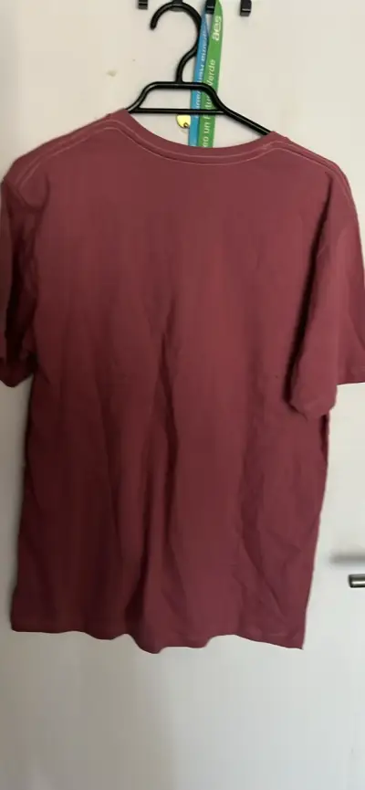 Polera burdeos con diseño París - miniatura 2