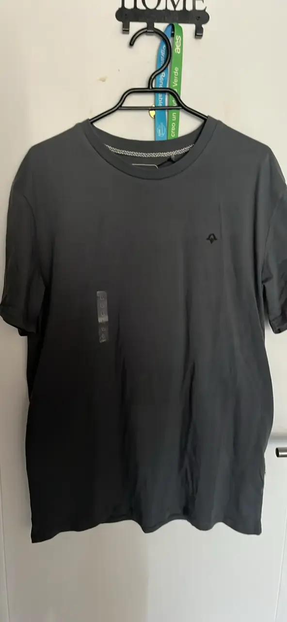 Polera negra básica Talla L - 1