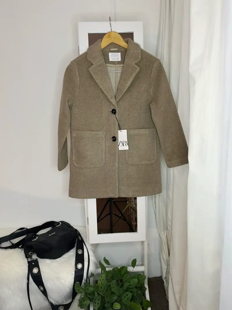 Abrigo beige ZARA talla 10 años
