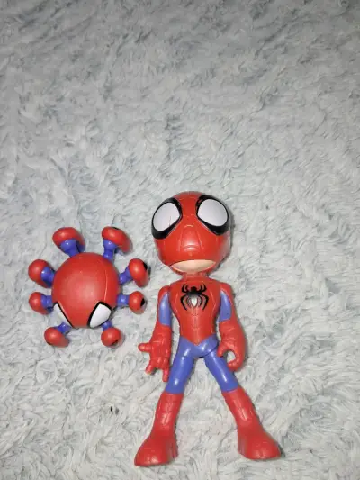 Figura de juguete Hombre Araña - miniatura 1