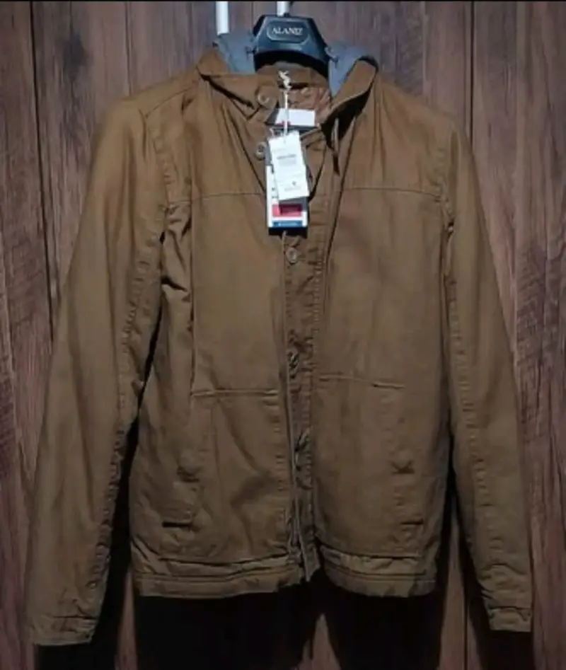 Chaqueta marrón con capucha - 1