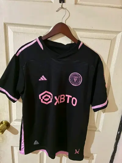 Se vende camiseta de fútbol internacional Miami - miniatura 1