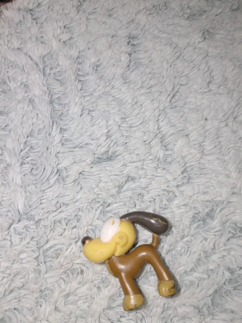 Figura de colección perrito amarillo - 2