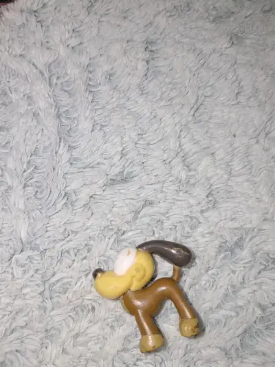 Figura de colección perrito amarillo - miniatura 2