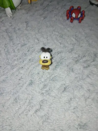 Figura de colección perrito amarillo - miniatura 3