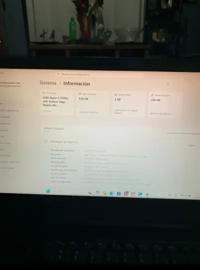 Laptop Lenovo color negro - miniatura 3