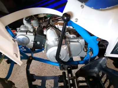 Cuatrimoto atv 125cc grande - miniatura 6