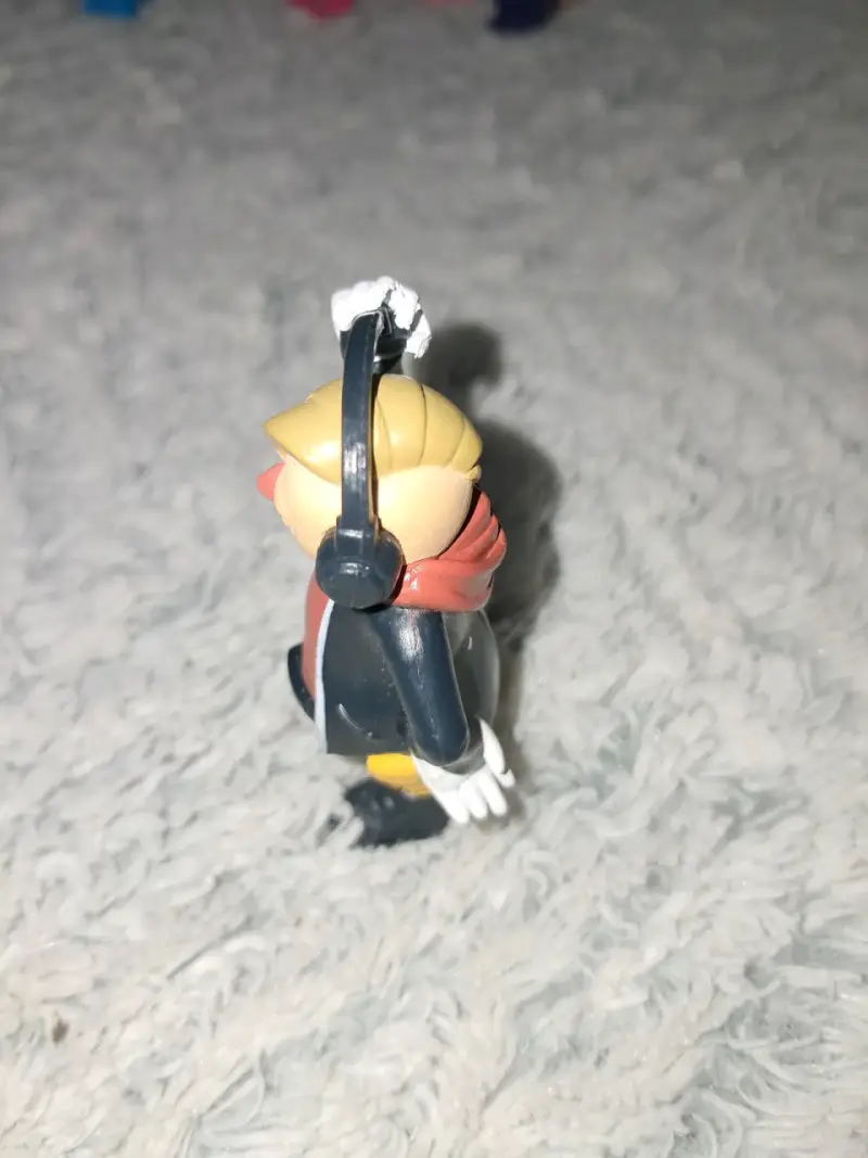 Figura coleccionable DJ amarillo - 3