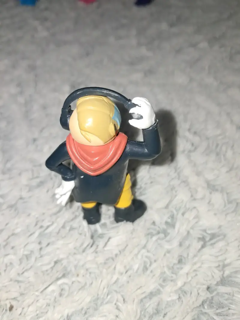 Figura coleccionable DJ amarillo - 4