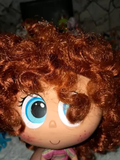 Muñeca de colección rizada - miniatura 3