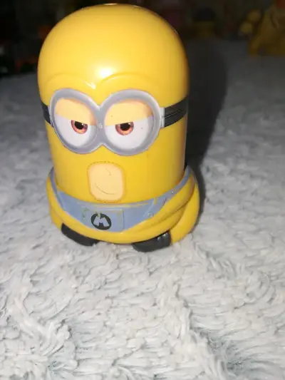 Figura Minion de juguete - miniatura 1