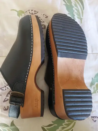 Zuecos negros de cuero y madera - miniatura 3