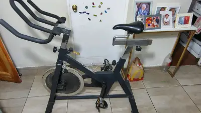 Bicicleta estática de spinning ejercicio - miniatura 6