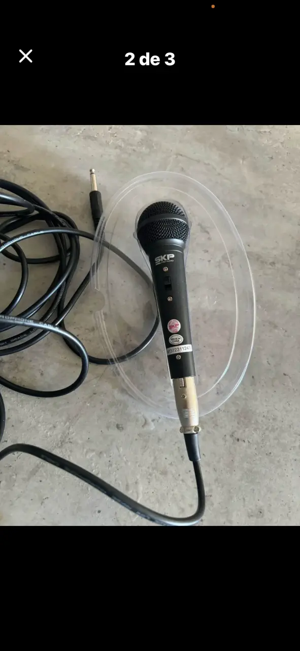 Consola mezcladora y micrófonos inalámbricos - 2