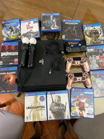 Consola PS4 con juegos y accesorios - miniatura 1