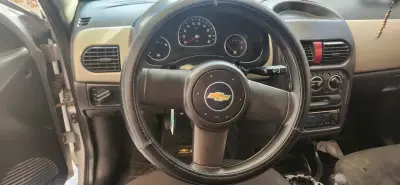 Auto compacto gris usado - miniatura 4