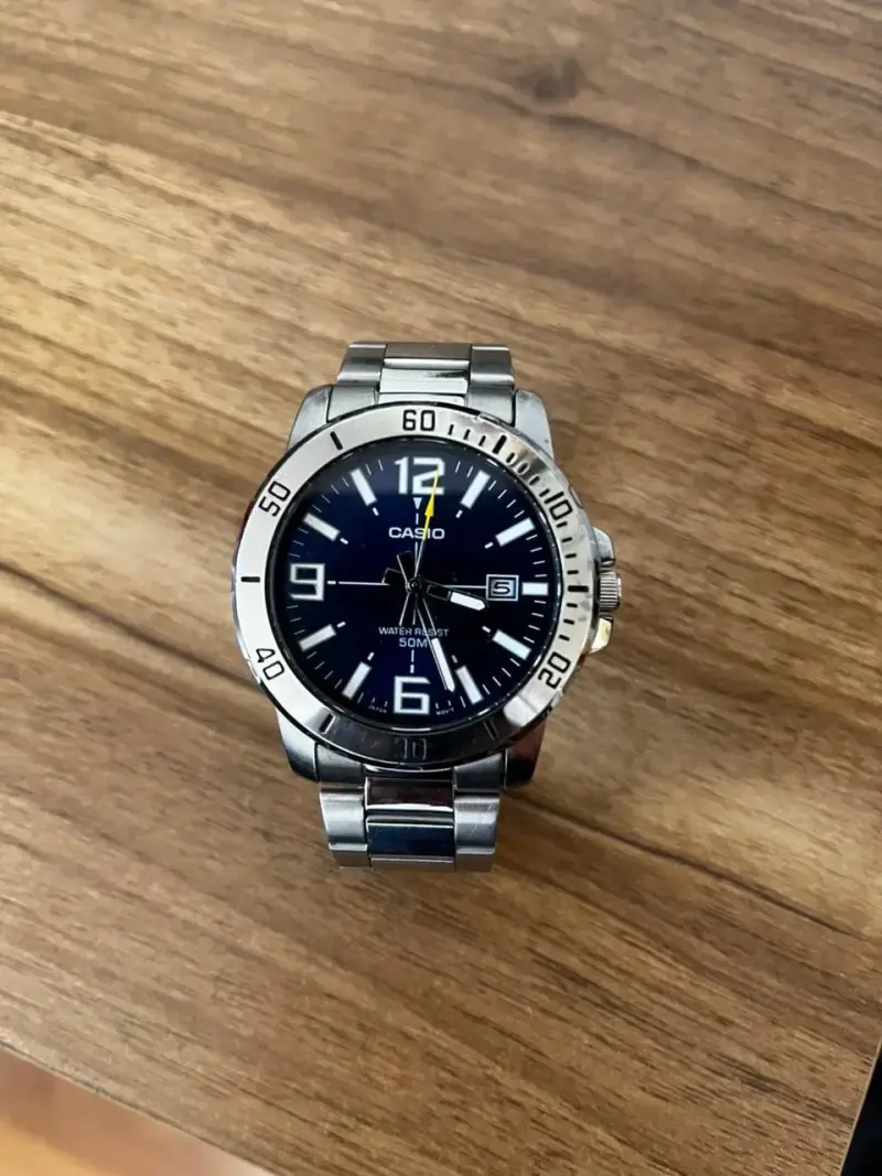 Reloj metálico Casio azul - 1