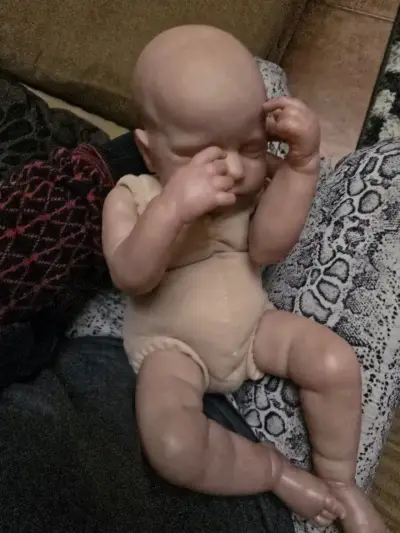 Muñeco reborn realista - miniatura 3