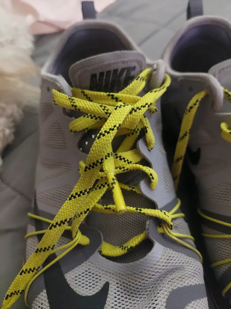 Zapatillas Nike gris y amarillo - 5