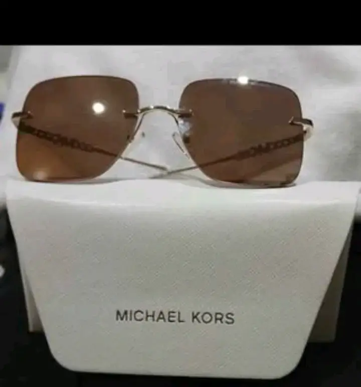 Lentes de sol Michael Kors dorados - 3