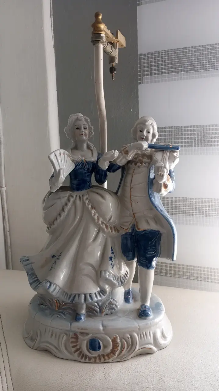 Figura decorativa de cerámica antigua Biscuit - 3