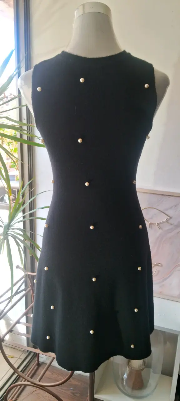 Vestido negro con perlas marca Zara talla S - 3