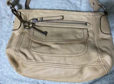 Cartera beige con cierre frontal - miniatura 1