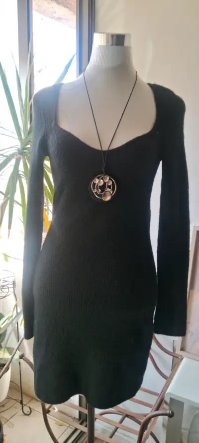 Vestido de lana negro elegante HYM - miniatura 1