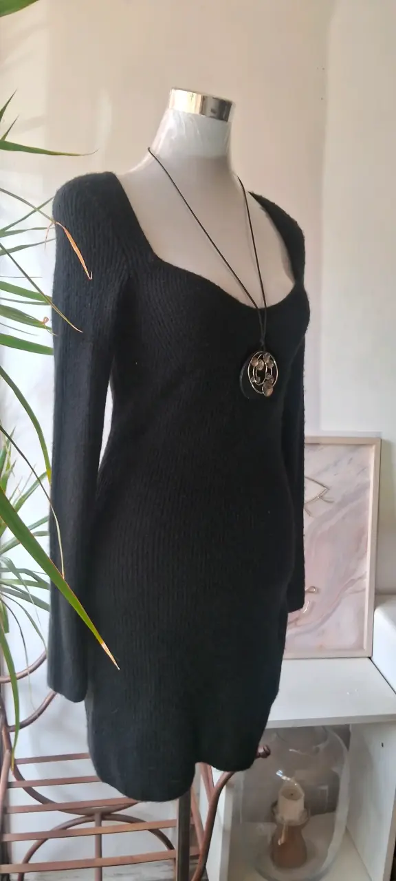 Vestido de lana negro elegante HYM - 2