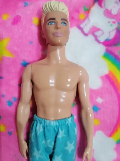 Muñeco Ken original con pantalones azules - miniatura 1