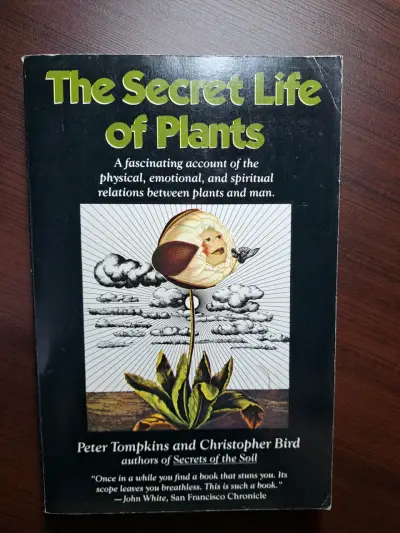 Libro 'The Secret Life of Plants' - miniatura 1