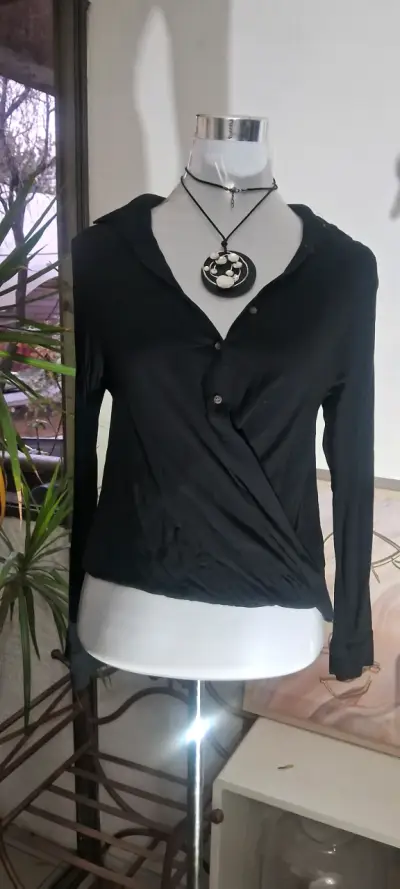 Blusa negra de manga larga umbrale - miniatura 1