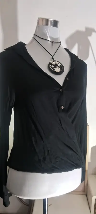 Blusa negra de manga larga umbrale - miniatura 2