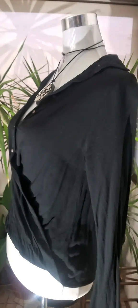 Blusa negra de manga larga umbrale - 5