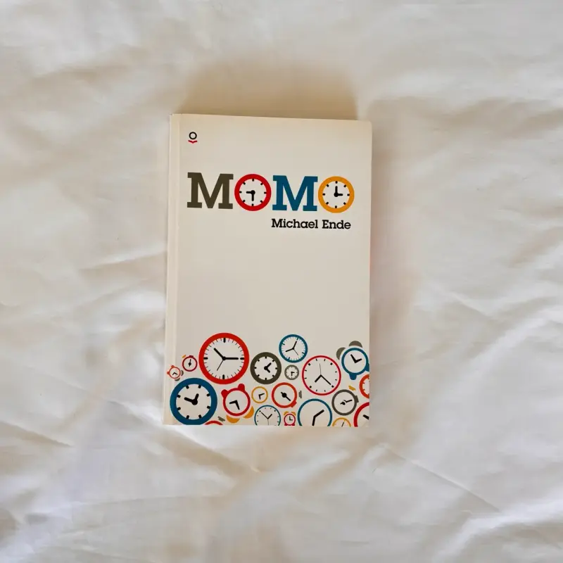 Libro Momo de Michael Ende
