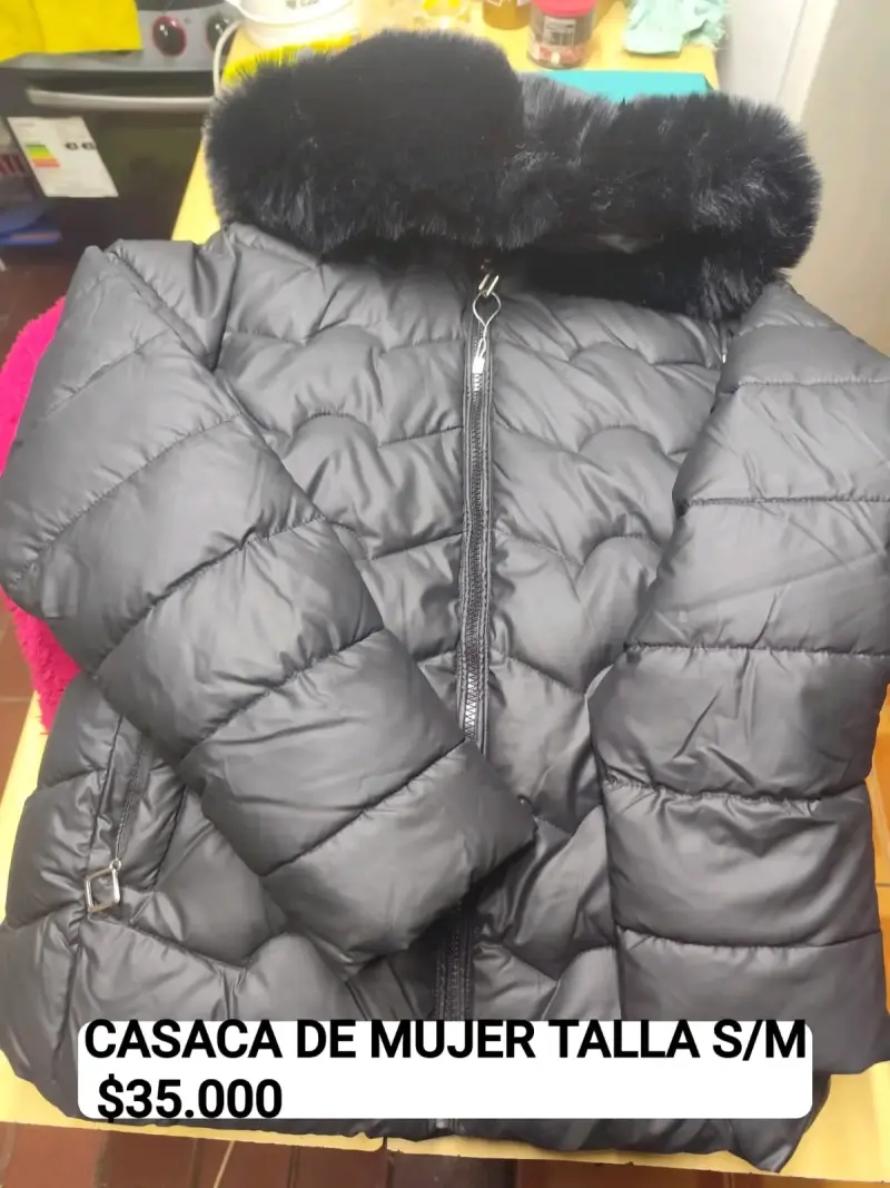 Casaca negra de mujer