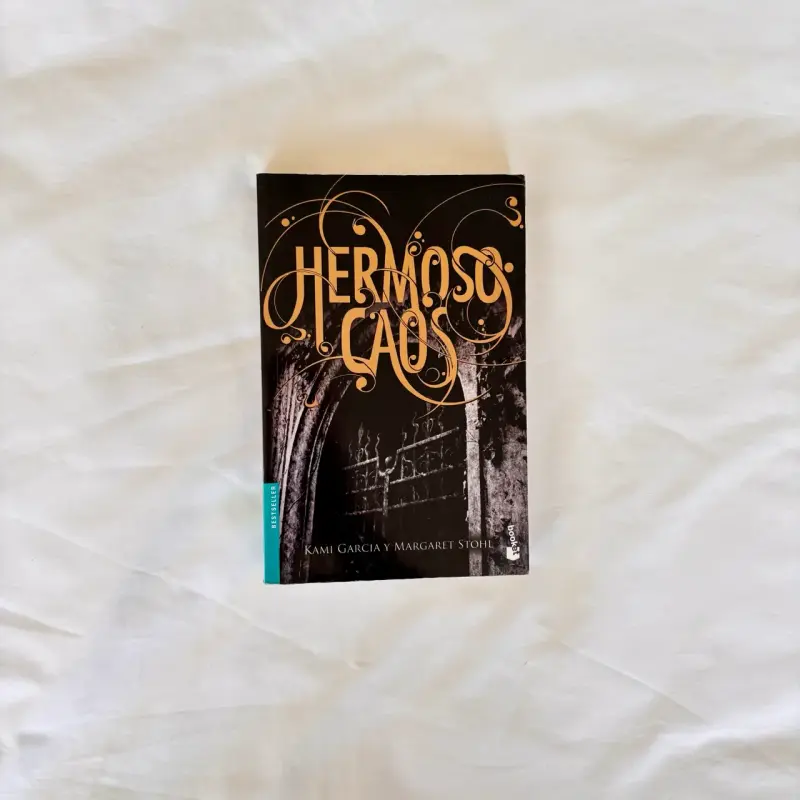 Libro Hermoso Caos edición de bolsillo