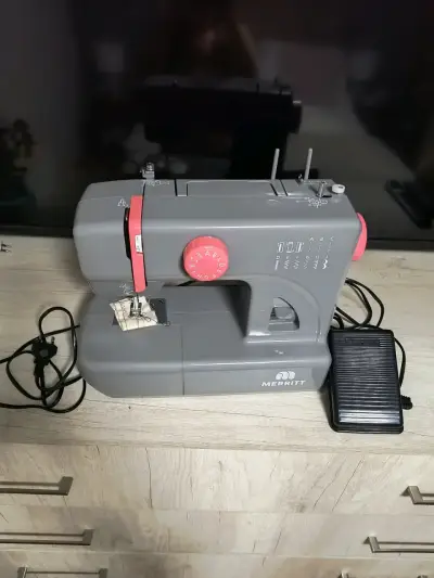 Máquina de coser Merritt - miniatura 2
