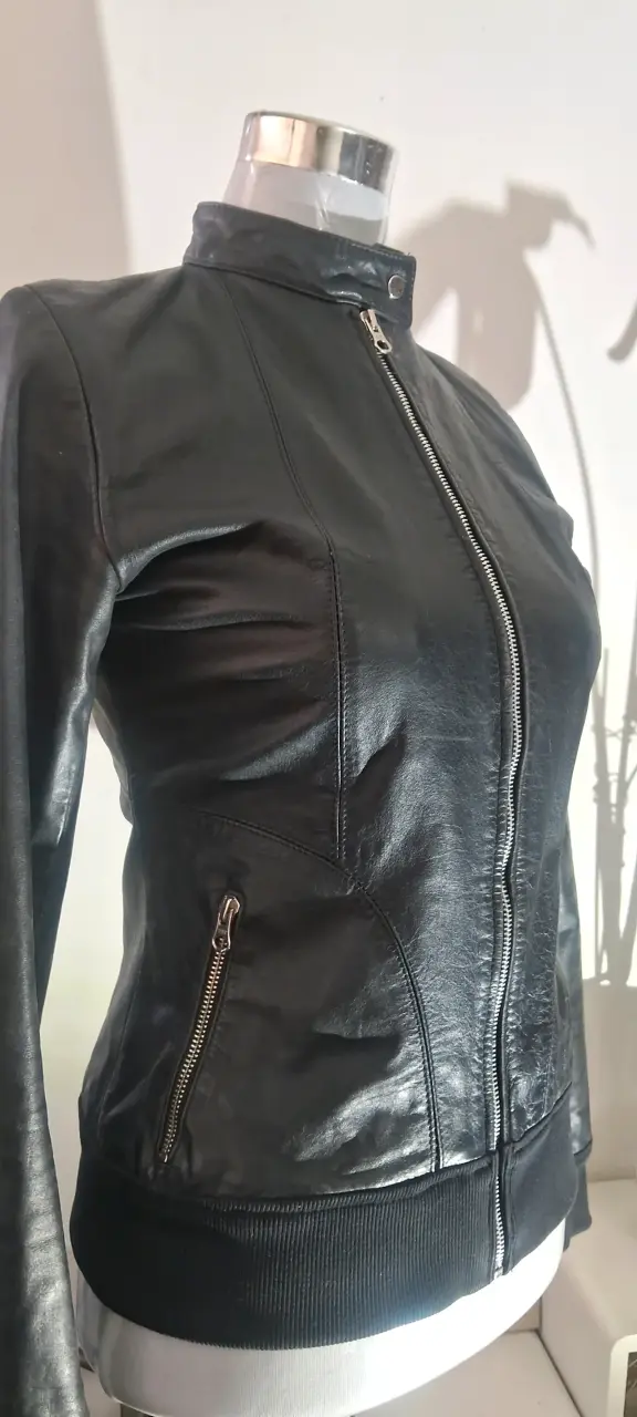 Chaqueta negra de cuero Argentino - 2