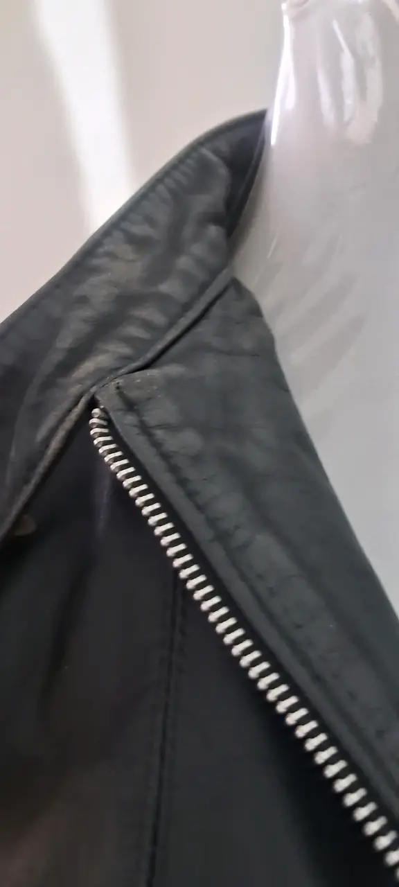 Chaqueta negra de cuero Argentino - 5