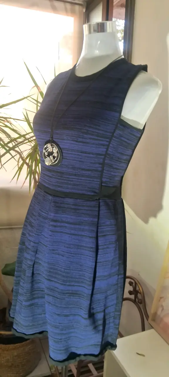 Vestido azul sin mangas grueso - 3