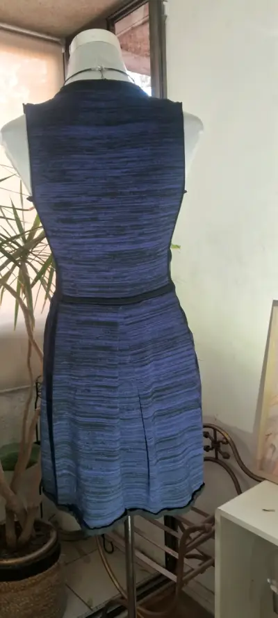Vestido azul sin mangas grueso - miniatura 4