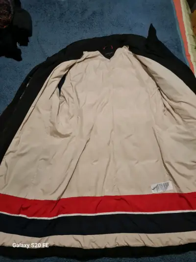 Abrigo negro con interior beige - miniatura 1