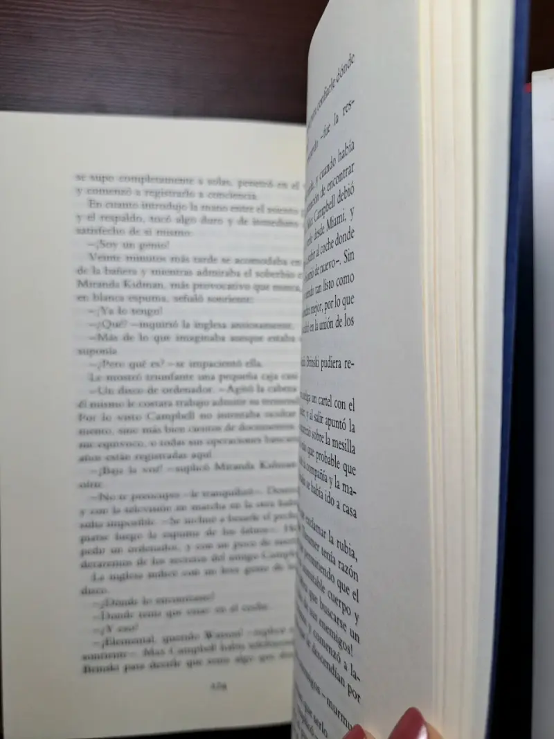 Libro 'Ciudadano Max' de Alberto Vázquez-Figueroa - 4