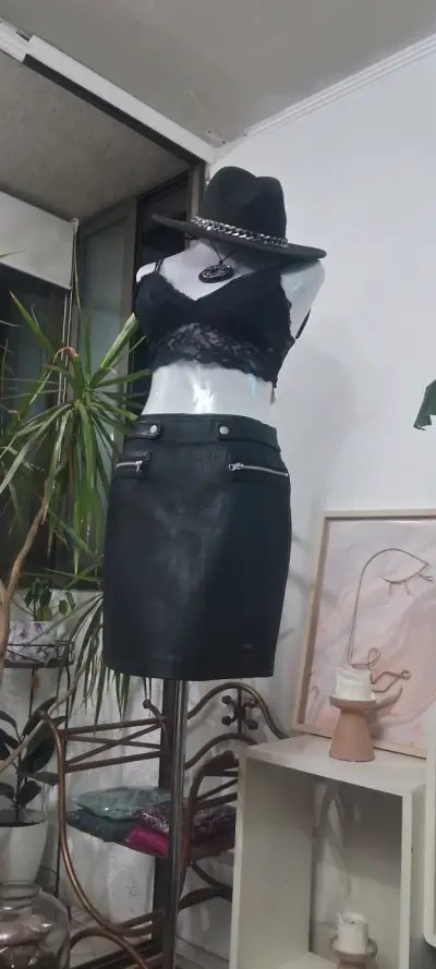 Falda negra con cremalleras umbrale - miniatura 1