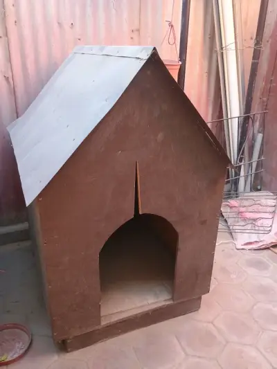 Casa para perro de madera - miniatura 1