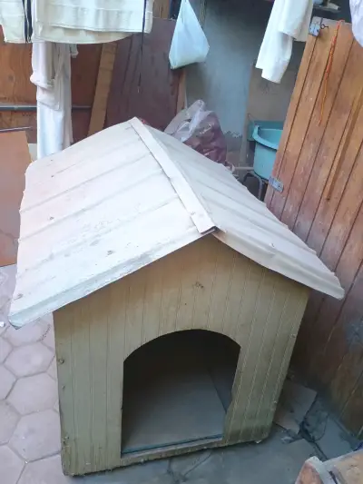 Casa para perro de madera - miniatura 2